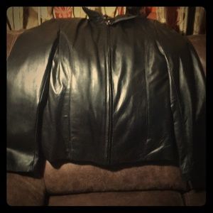 Ladies leather jacket gently used SZ (s)